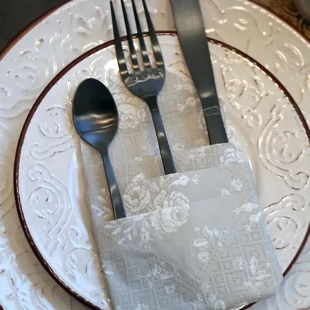 La Luxury Dafne لاريسا