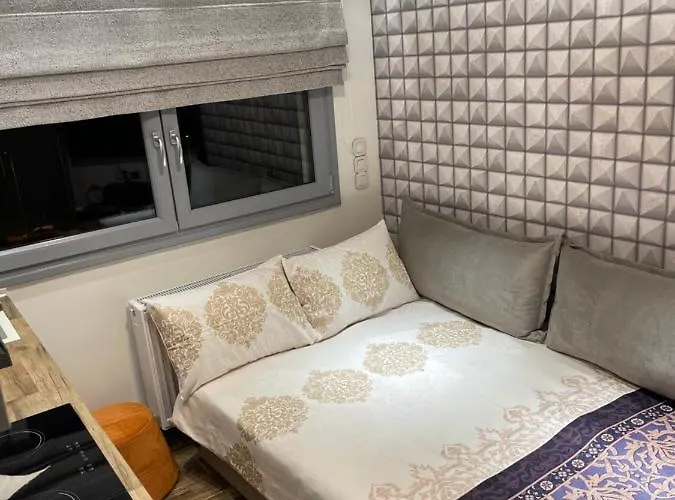 La Luxury Dafne Larissa